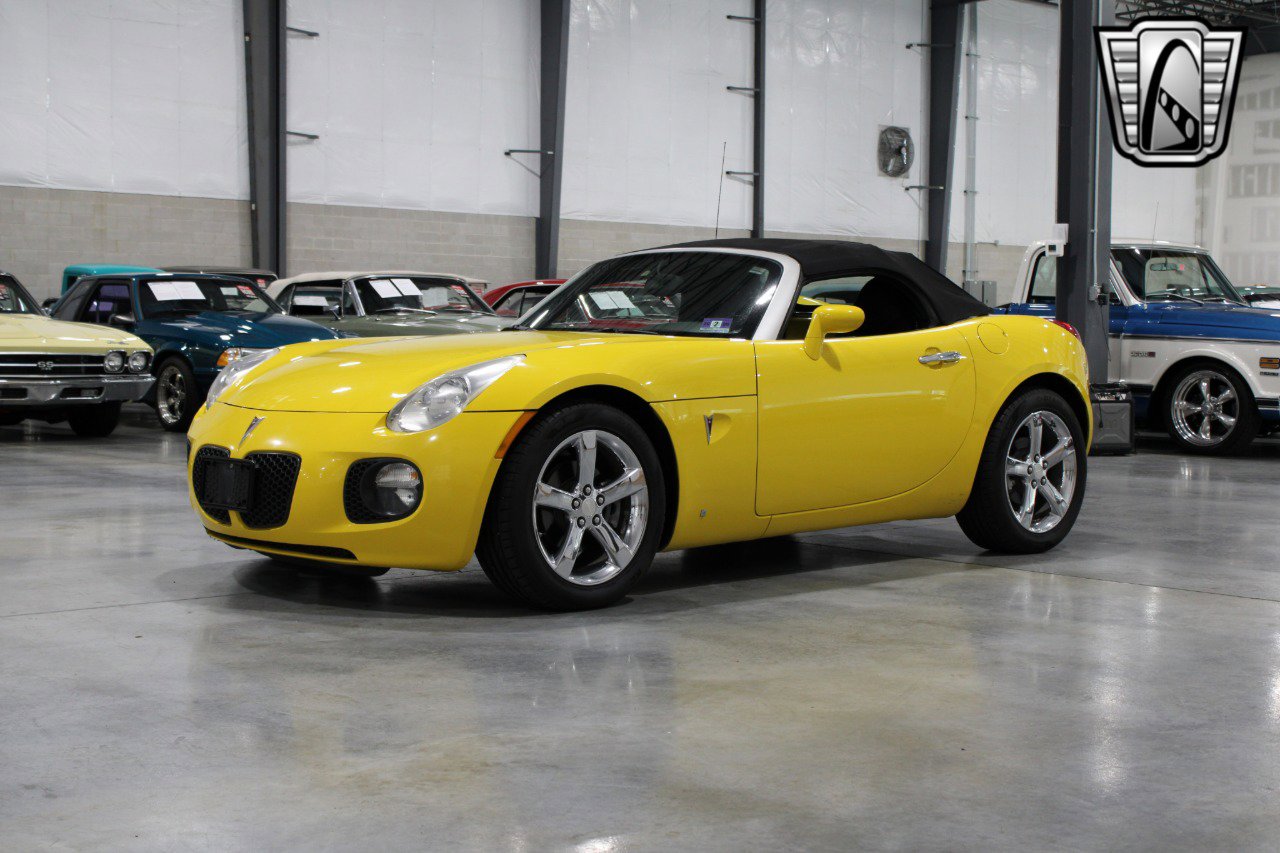 Used 2008 Pontiac Solstice GXP w/ Premium Package image 12