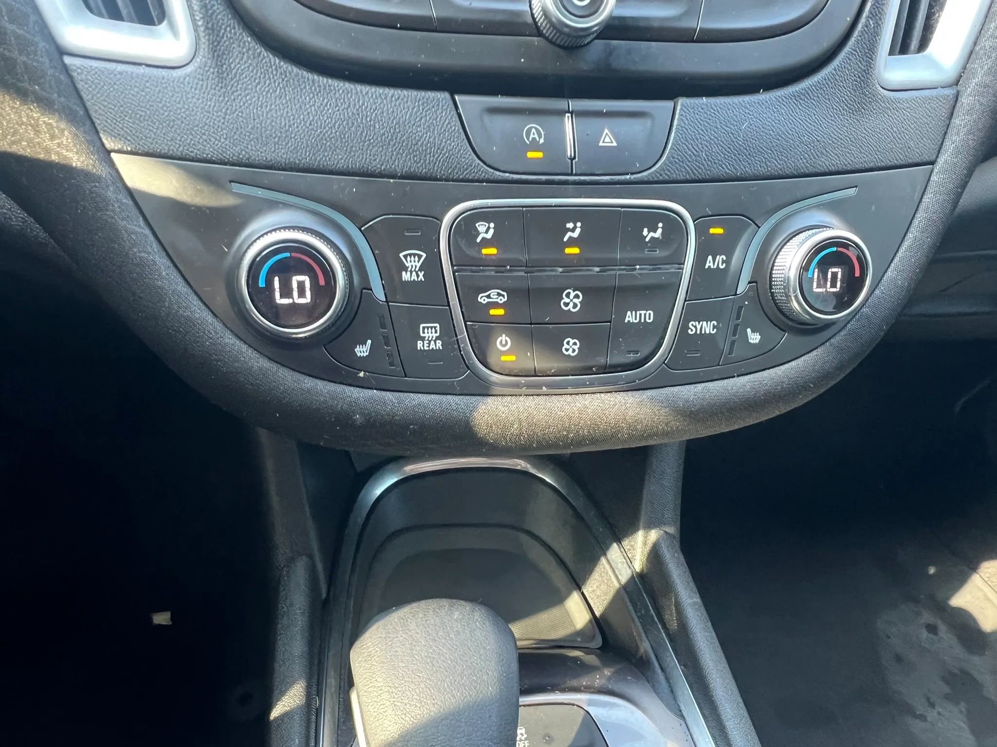 Used 2023 Chevrolet Malibu LT FWD image 23