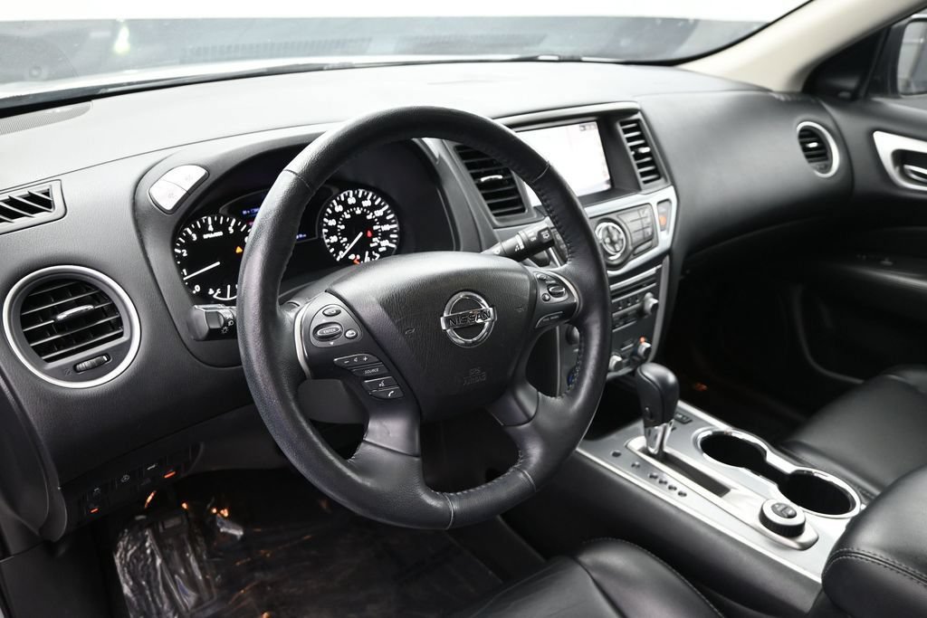 Used 2020 Nissan Pathfinder SL AWD/4WD image 19