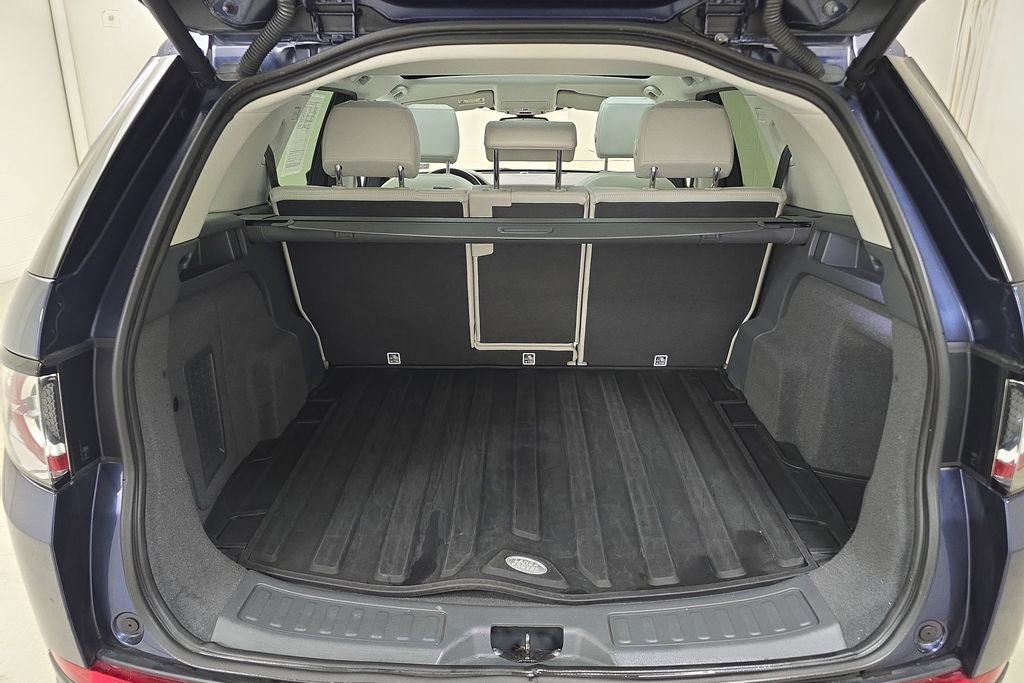 Used 2017 Land Rover Discovery Sport HSE image 29