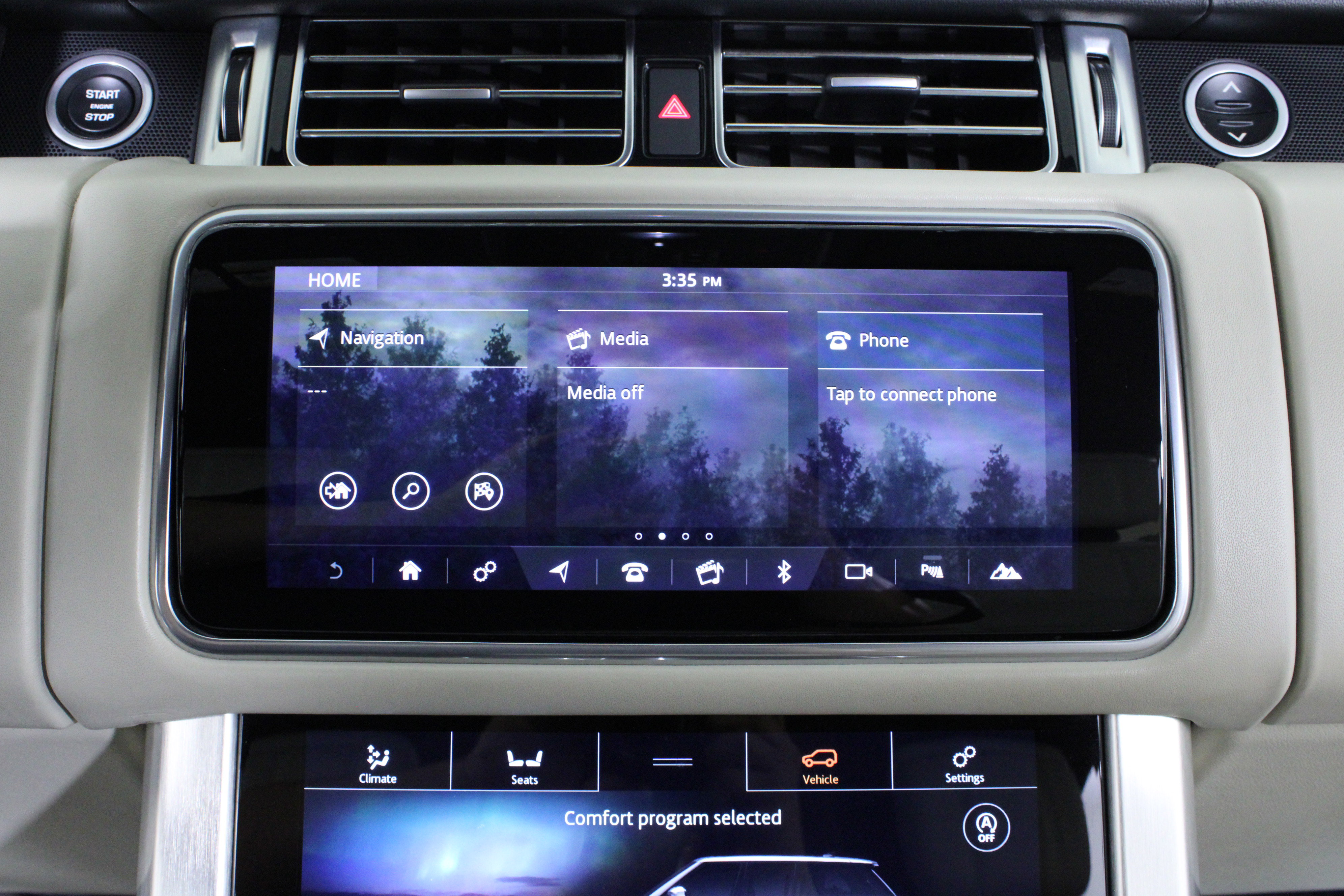 Used 2020 Land Rover Range Rover HSE image 27