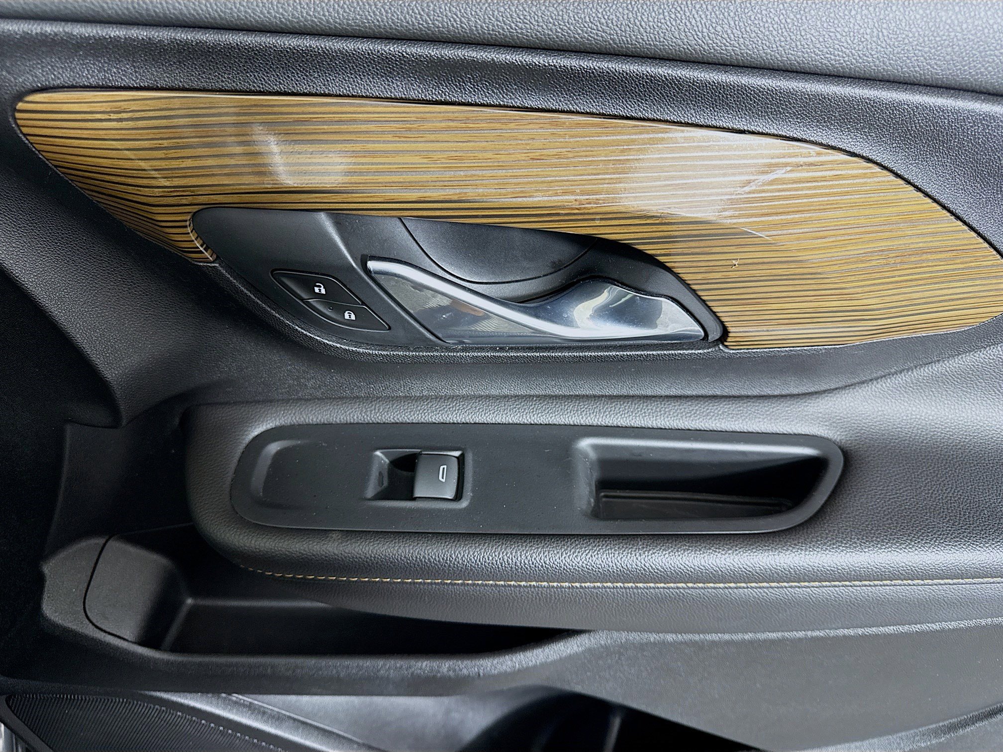 Used 2020 GMC Terrain SLE image 31