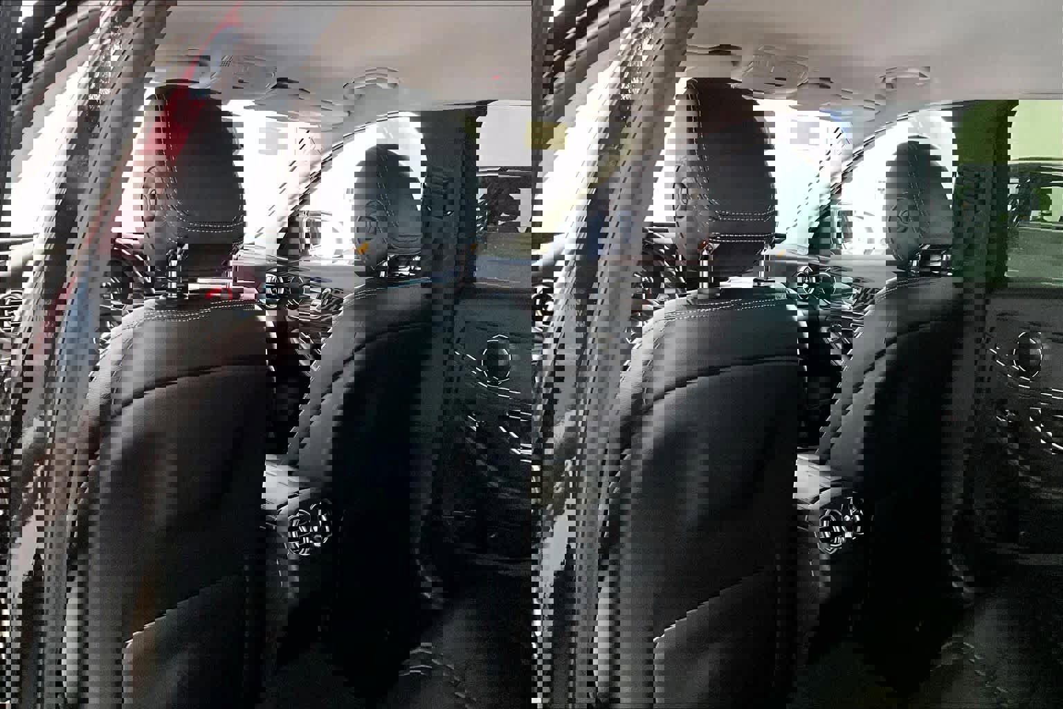 Used 2016 Mercedes-Benz C 300 4MATIC Sedan image 10