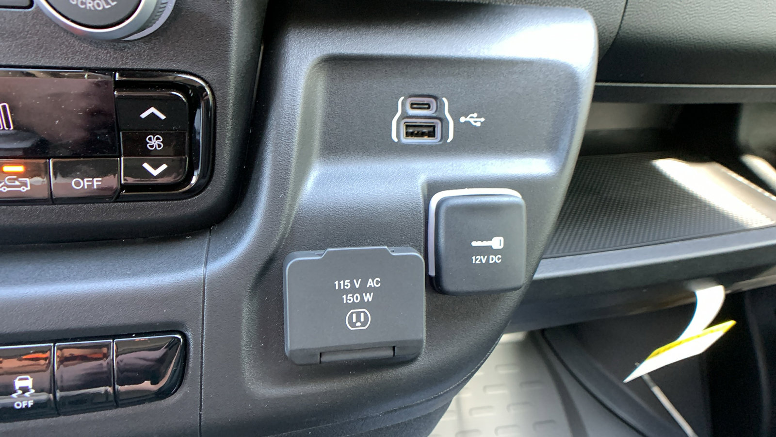 New 2025 RAM ProMaster 1500 w/ Convenience Group image 19