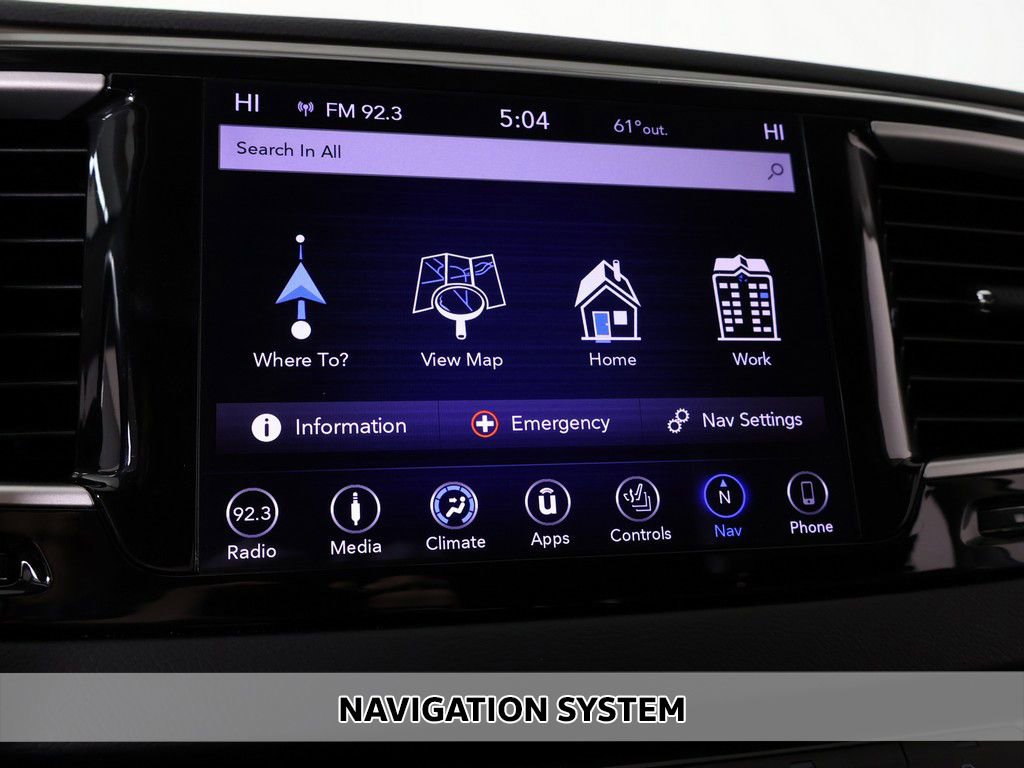 Used 2018 Chrysler Pacifica Touring-L FWD image 3