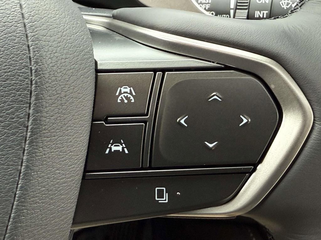 Used 2025 Lexus RX 450h Luxury image 24