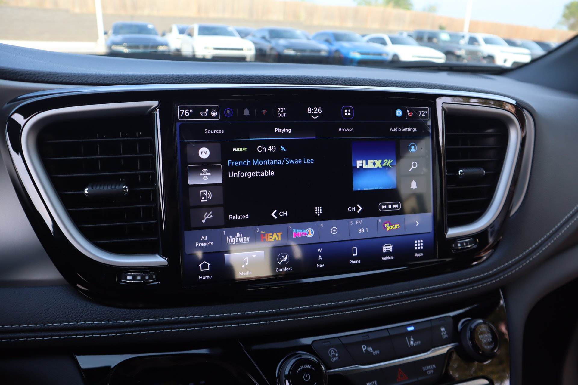 New 2027 Chrysler Pacifica Limited FWD image 5