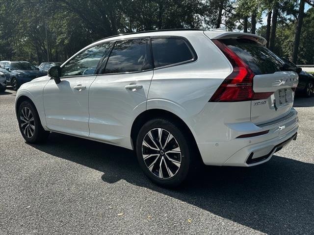 New 2025 Volvo XC60 B5 Plus w/ Climate Package image 17