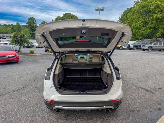 Used 2019 Lincoln MKC Reserve w/ MKC Technology Package FWD image 17