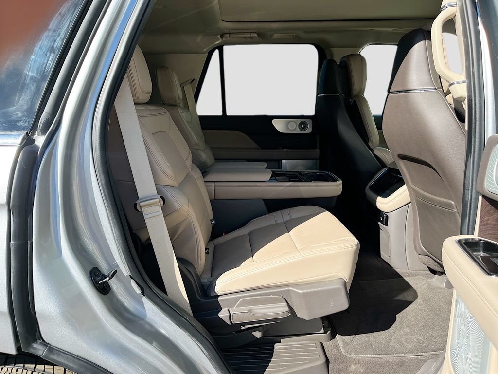 Used 2024 Lincoln Navigator Reserve AWD/4WD image 31