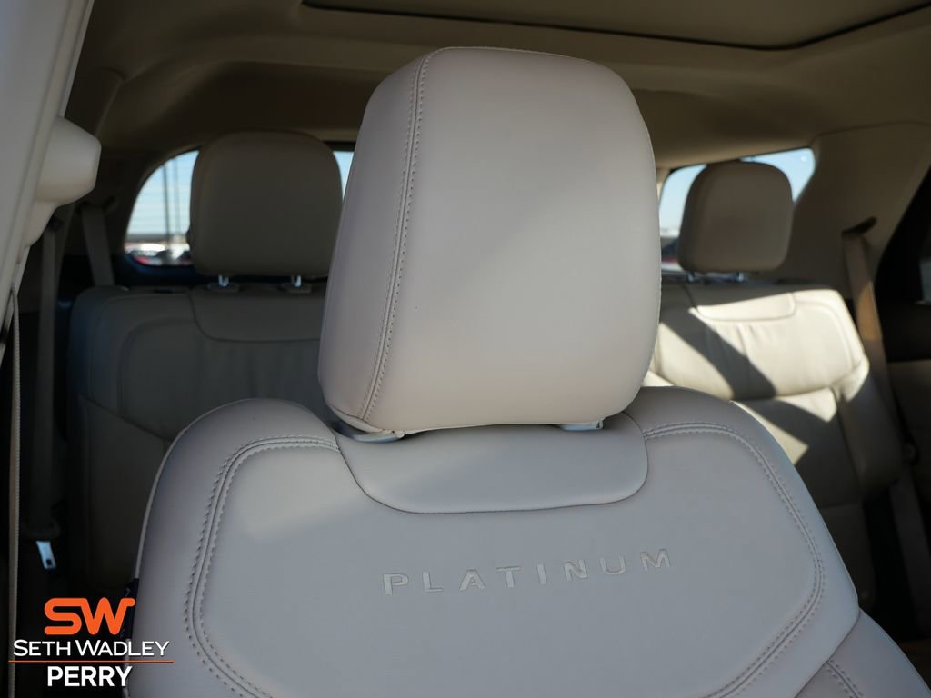Certified 2020 Ford Explorer Platinum w/ Premium Technology Package image 19