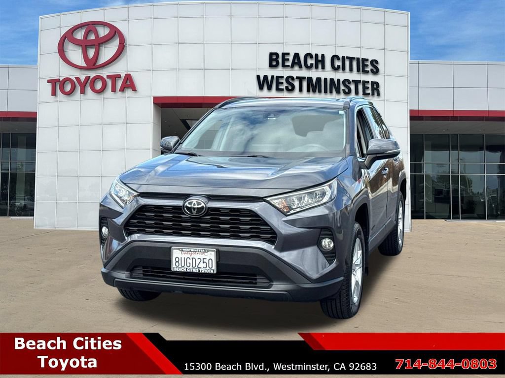 Used 2021 Toyota RAV4 XLE w/ Convenience Package FWD image 5