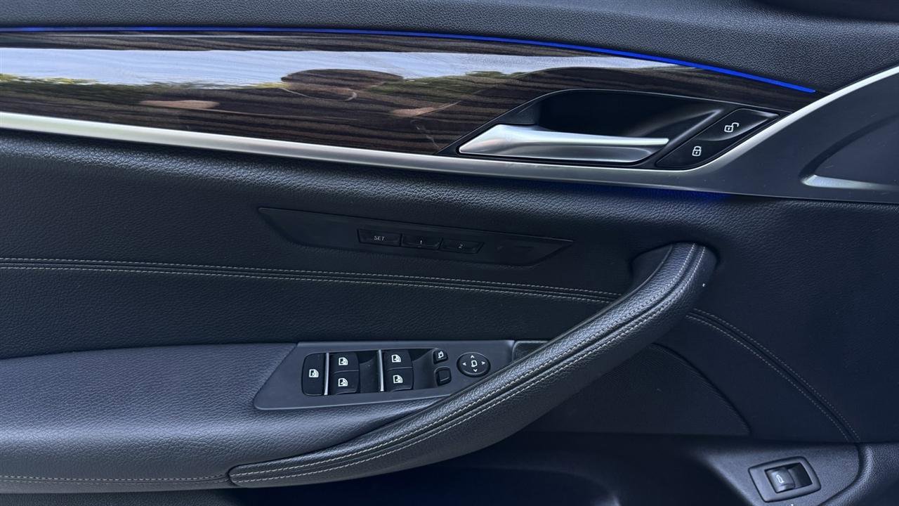 Used 2019 BMW 540i xDrive AWD/4WD image 13