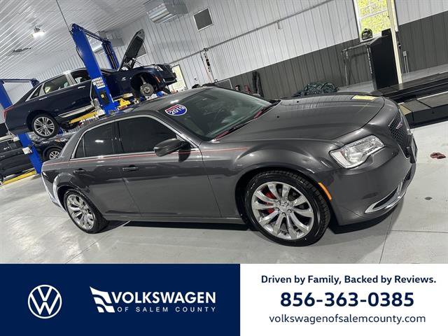 Used 2019 Chrysler 300 Touring L w/ Quick Order Package 22F image 1