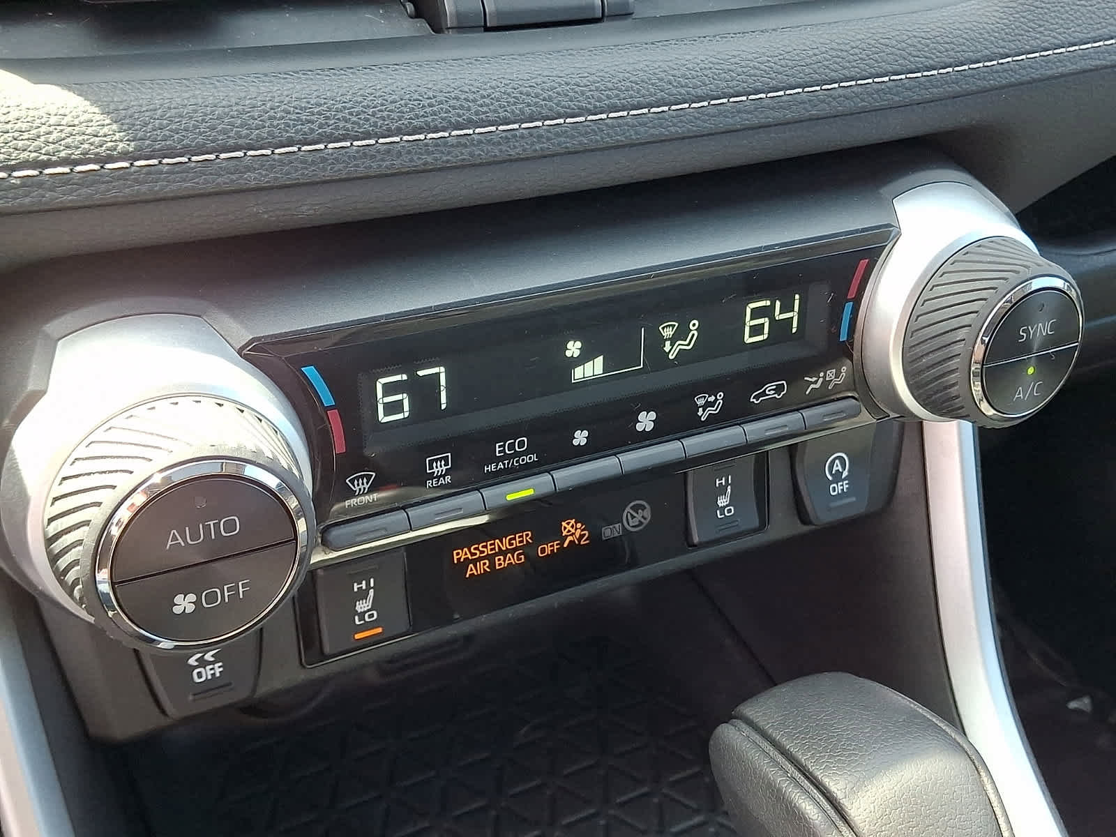 Certified 2021 Toyota RAV4 XLE w/ Convenience Package AWD/4WD image 18