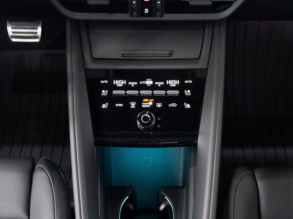 New 2025 Porsche Macan 4S Electric image 14