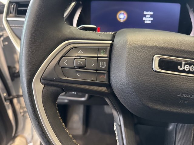 Used 2023 Jeep Grand Cherokee Altitude image 17