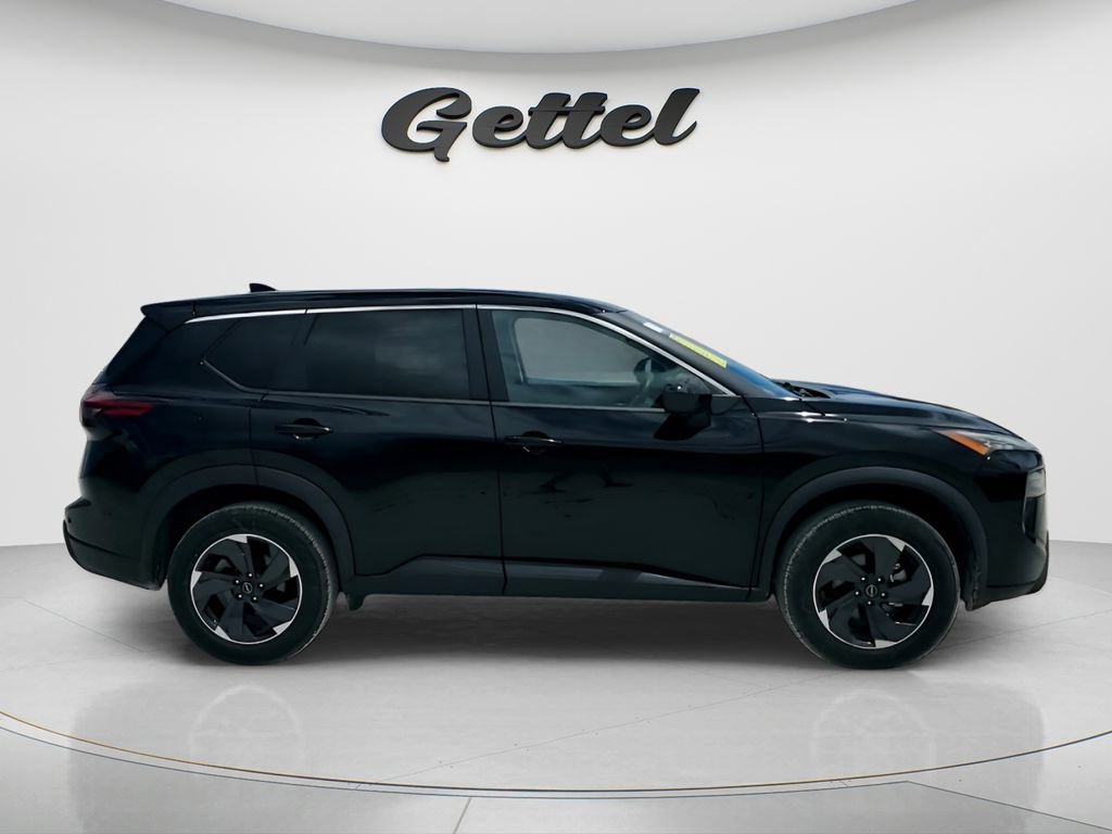 Used 2024 Nissan Rogue SV image 8