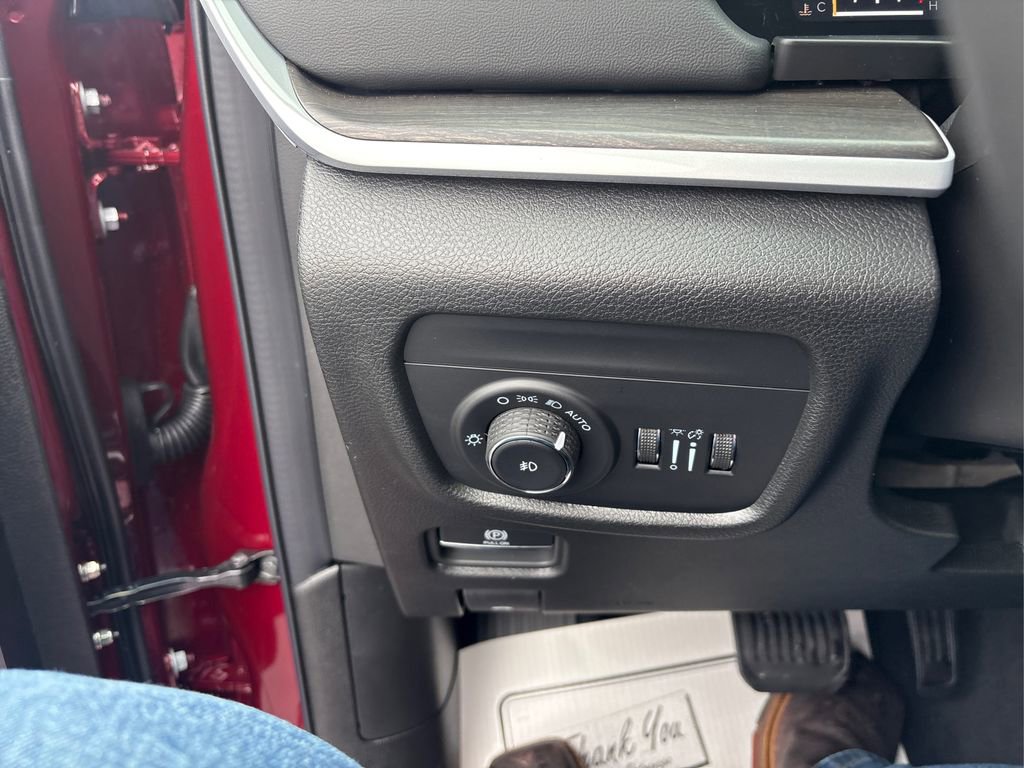 New 2026 Jeep Grand Cherokee L Limited w/ Limited Altitude Package image 15