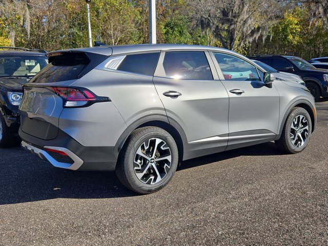 Used 2024 Kia Sportage EX image 3