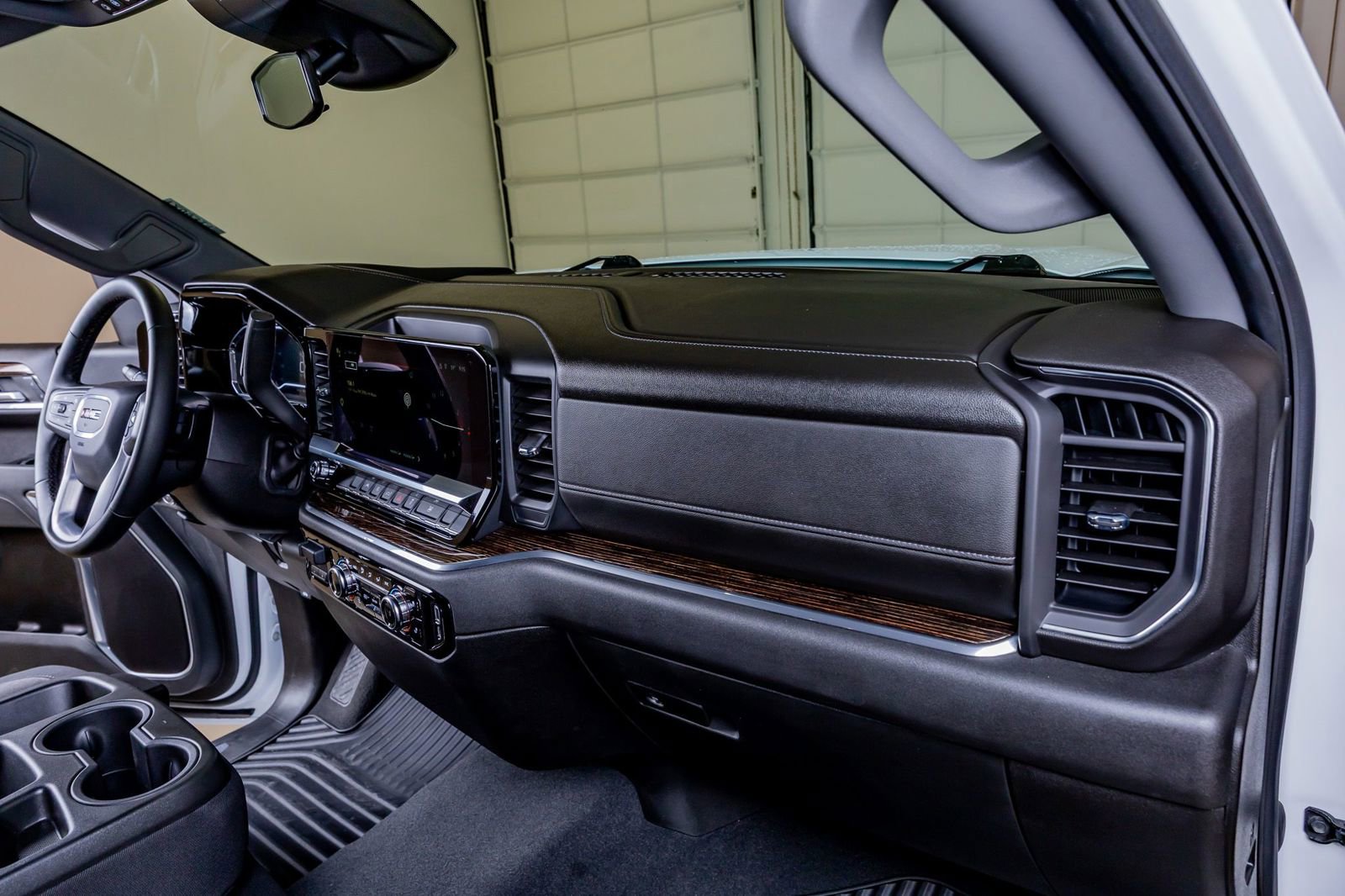 Used 2023 GMC Sierra 1500 Elevation AWD/4WD image 18