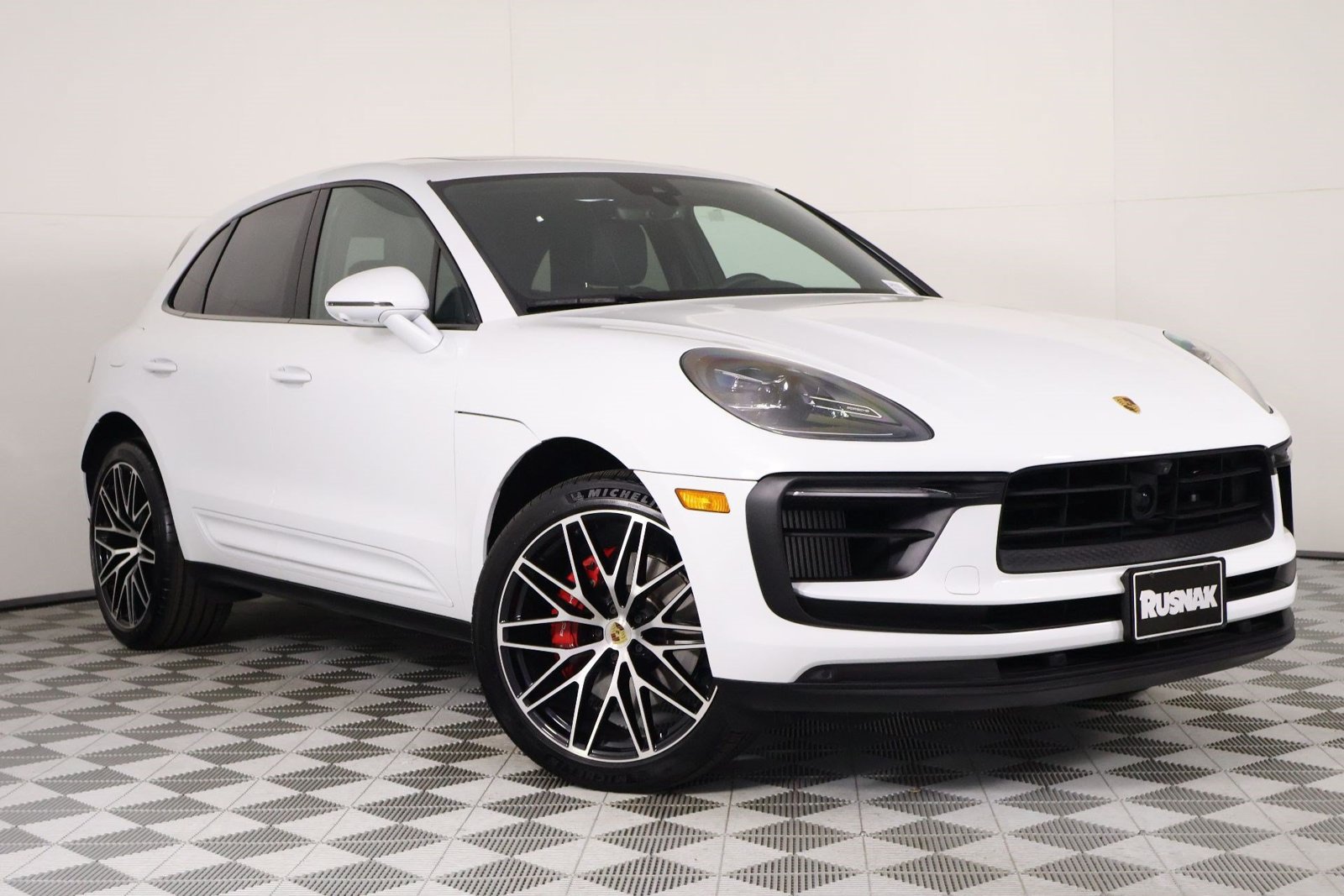 Certified 2026 Porsche Macan S AWD/4WD image 9