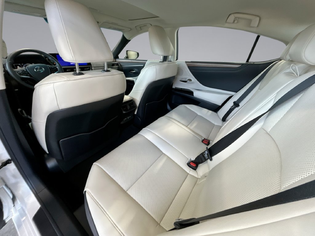 Used 2024 Lexus ES 300h w/ Premium Package FWD image 15