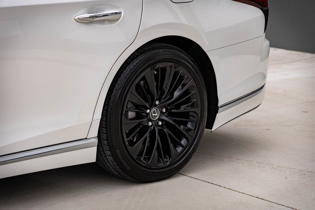 Used 2021 Lexus LS 500 AWD image 7