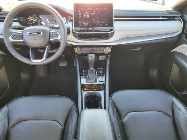 Used 2025 Jeep Compass Limited image 8