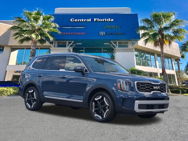 Used 2025 Kia Telluride S AWD/4WD image 2