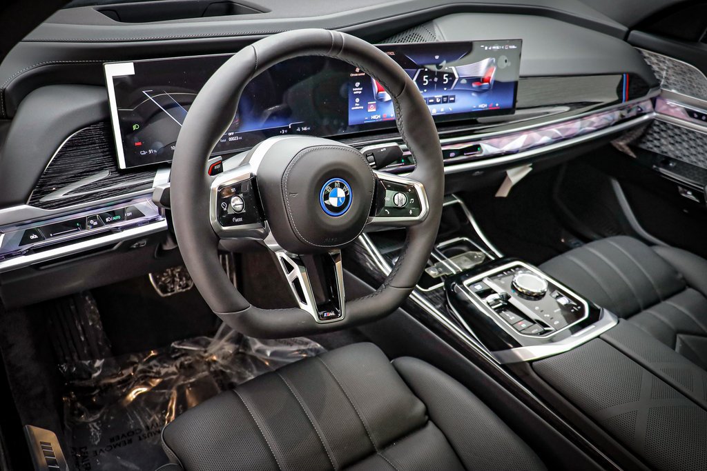 New 2026 BMW i7 xDrive60 w/ Executive Package AWD/4WD image 6