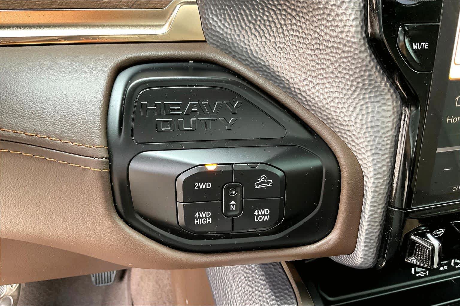 Used 2025 RAM 2500 Limited AWD/4WD image 31