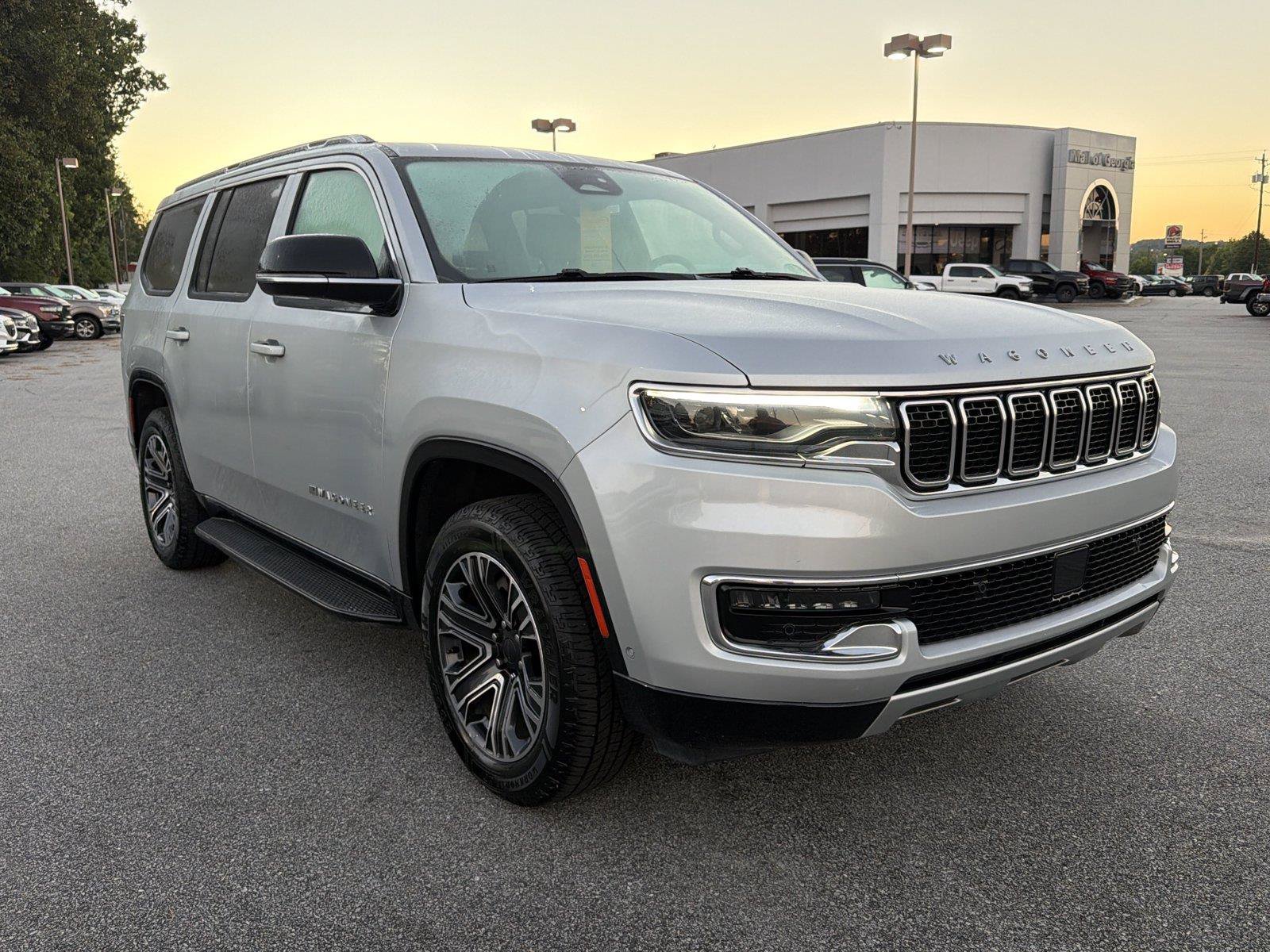 Used 2024 Jeep Wagoneer Series II w/ Flexible Seating Group RWD image 4
