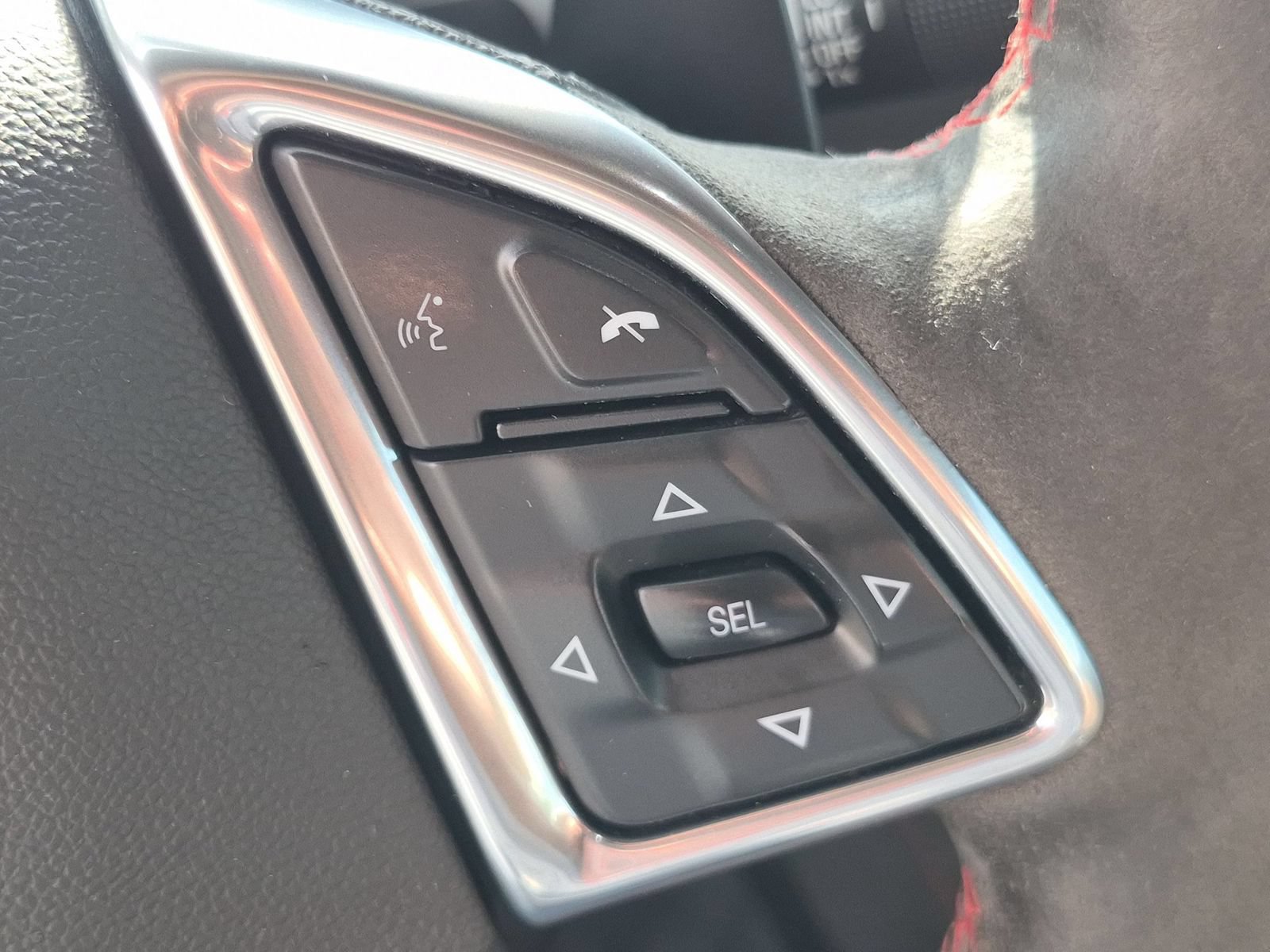Used 2018 Chevrolet Camaro ZL1 RWD image 17