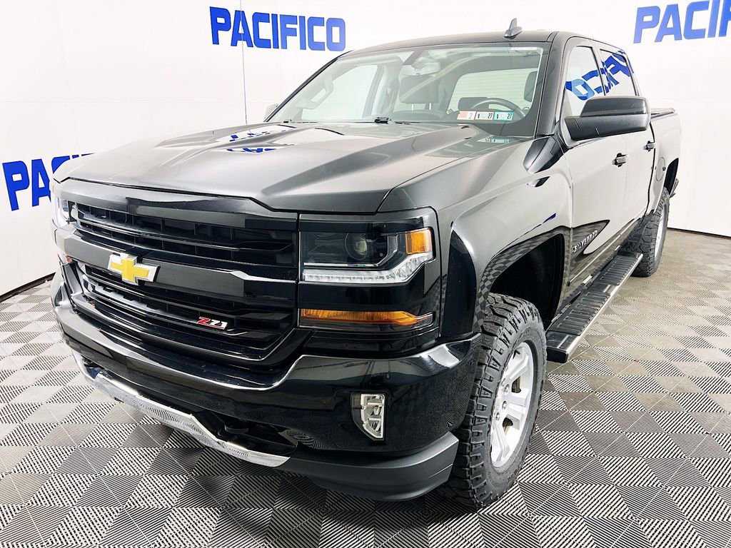 Used 2018 Chevrolet Silverado 1500 LT w/ All Star Edition image 3