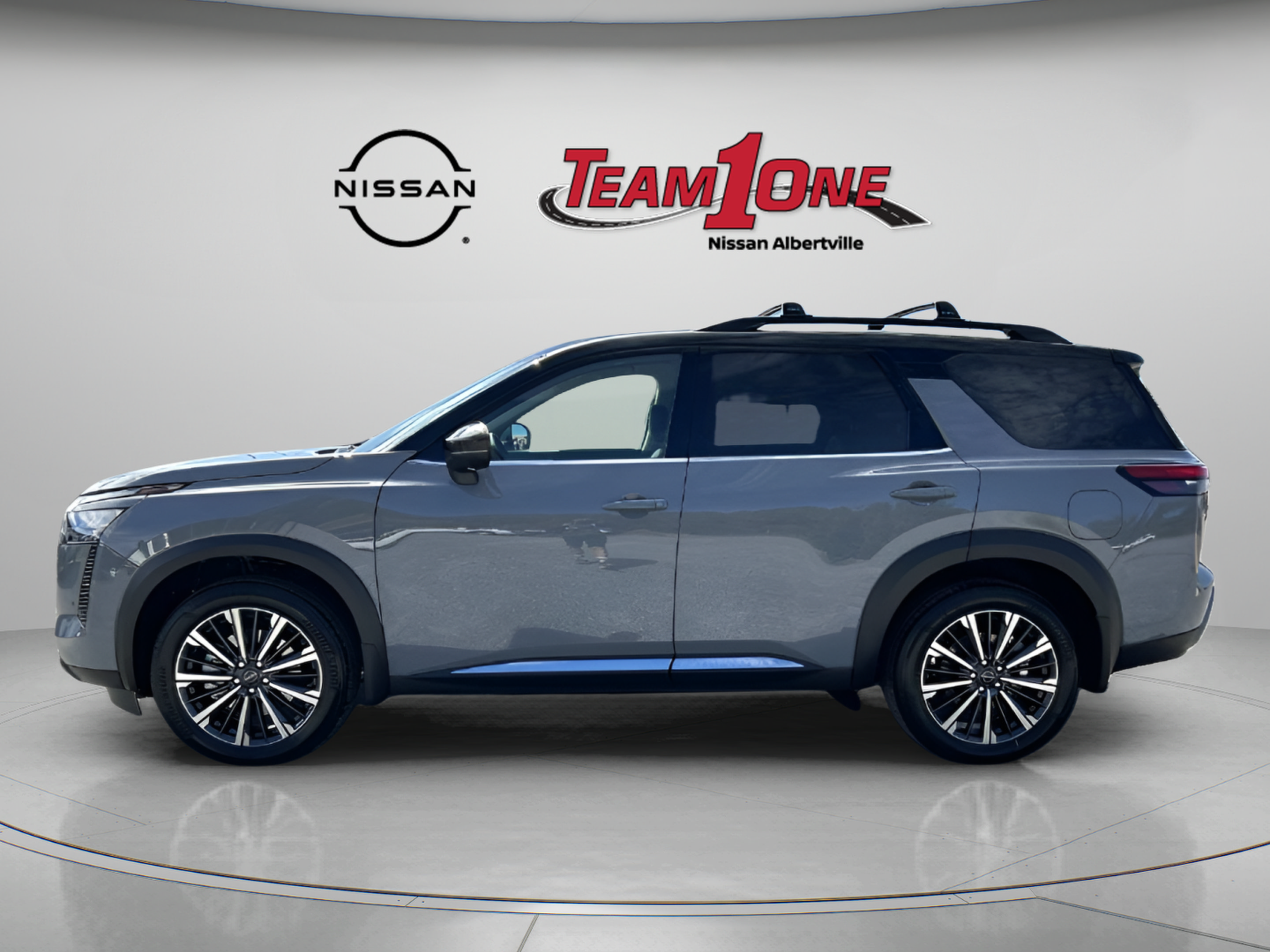 New 2026 Nissan Pathfinder Platinum FWD image 5