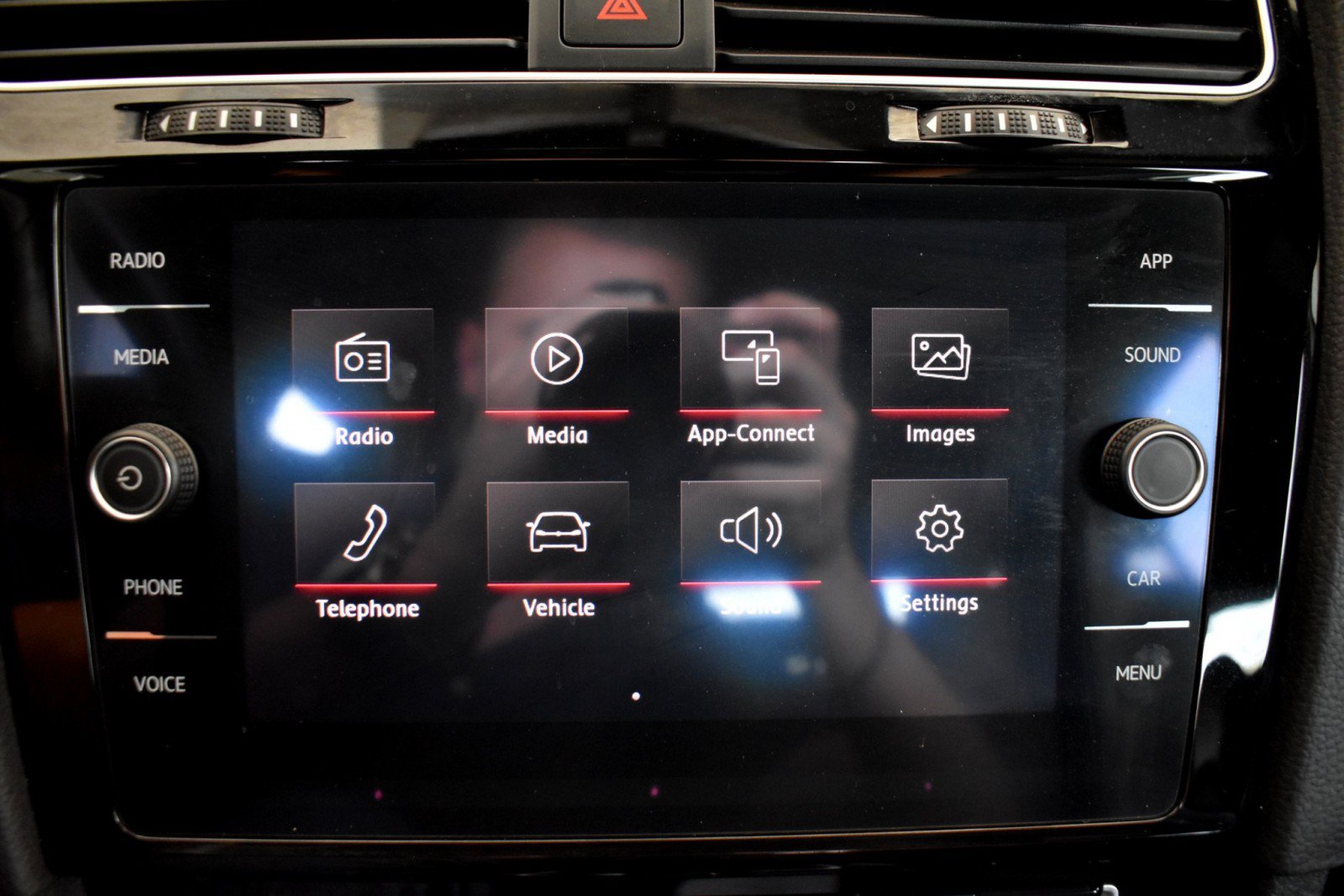 Used 2019 Volkswagen GTI SE FWD image 22