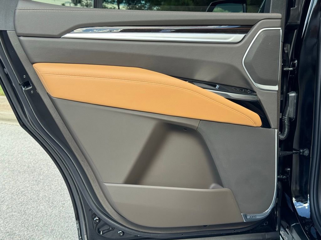 New 2026 Cadillac Escalade Luxury w/ LPO, Floor Liner Package image 21