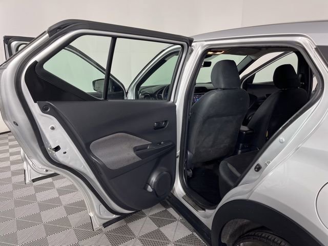 Used 2020 Nissan Kicks S w/ Interior Electronics Package image 39