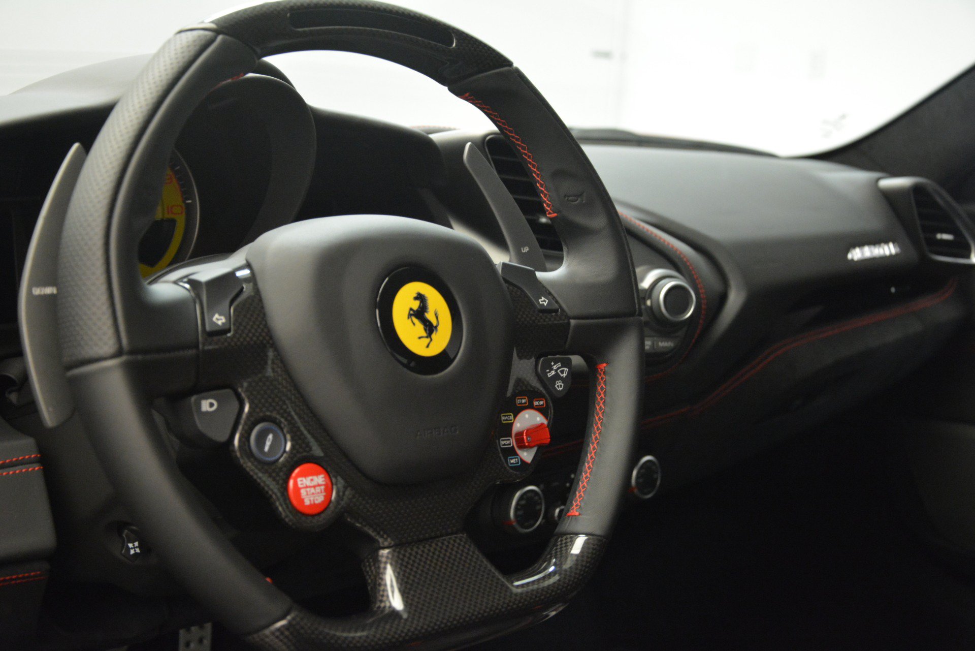 Certified 2018 Ferrari 488 GTB RWD image 20