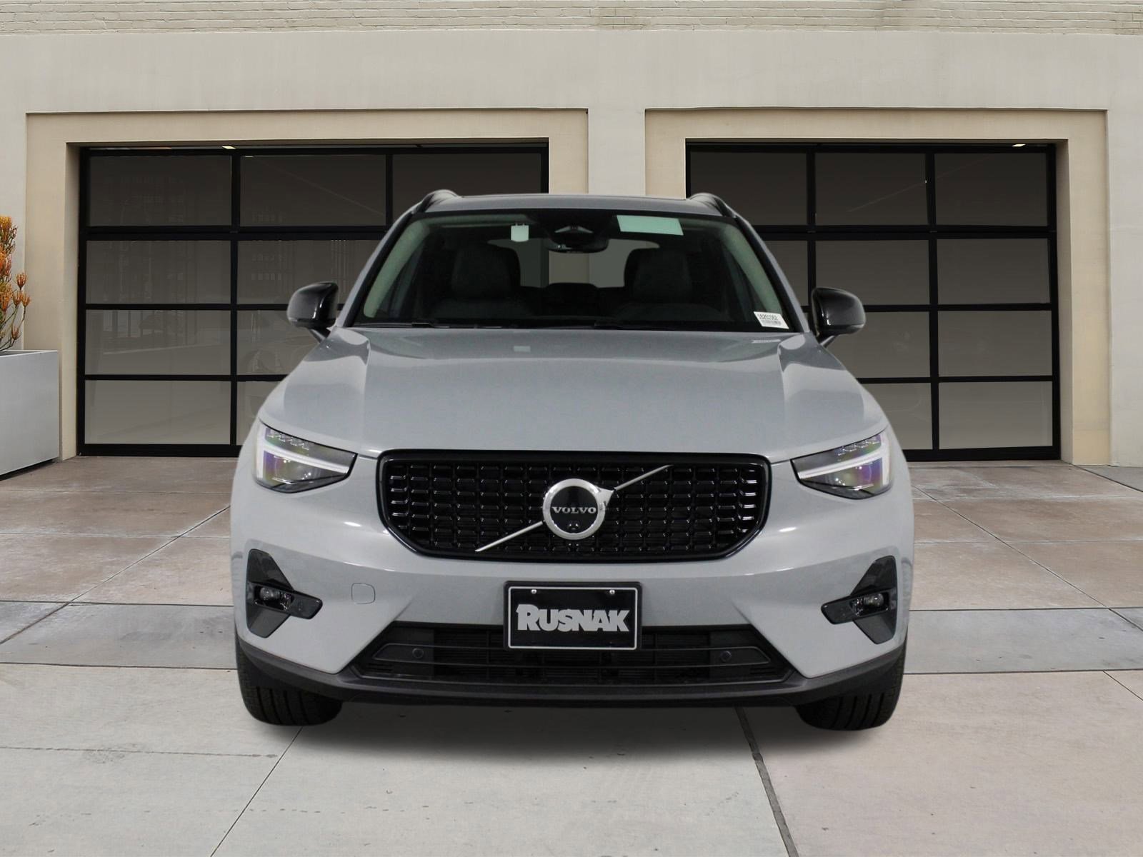 New 2025 Volvo XC40 B5 Plus w/ Protection Package Premier image 2
