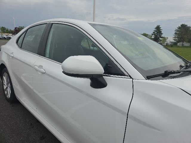 Used 2024 Toyota Camry LE FWD image 5