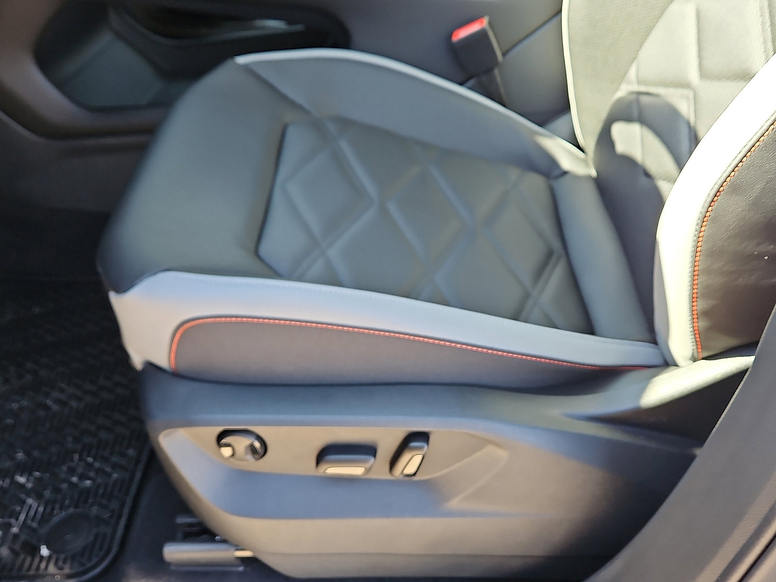 New 2026 Volkswagen Atlas Peak Edition image 14