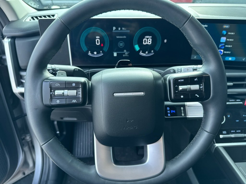 Used 2025 Hyundai Santa Fe SEL image 3