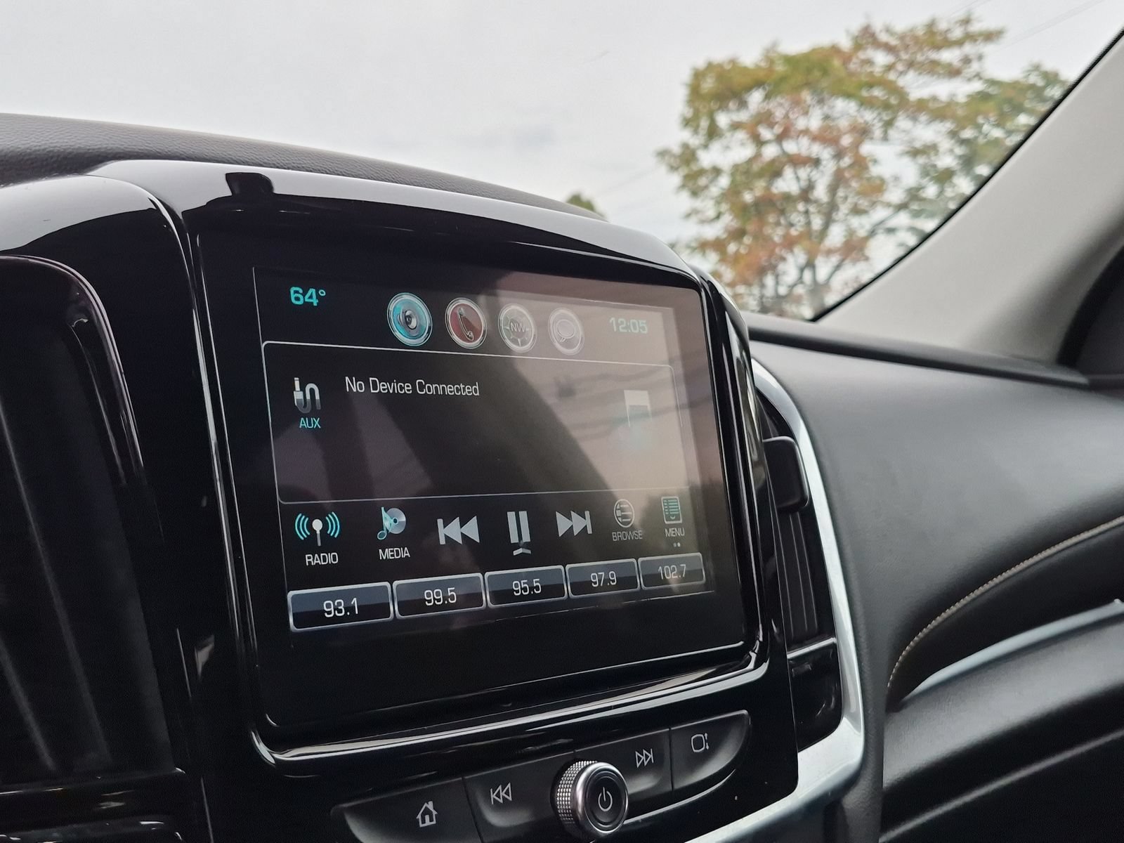 Used 2019 Chevrolet Traverse LT FWD image 25