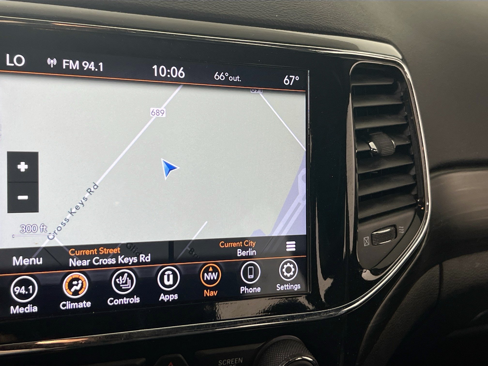 Used 2022 Jeep Grand Cherokee Laredo X AWD/4WD image 13