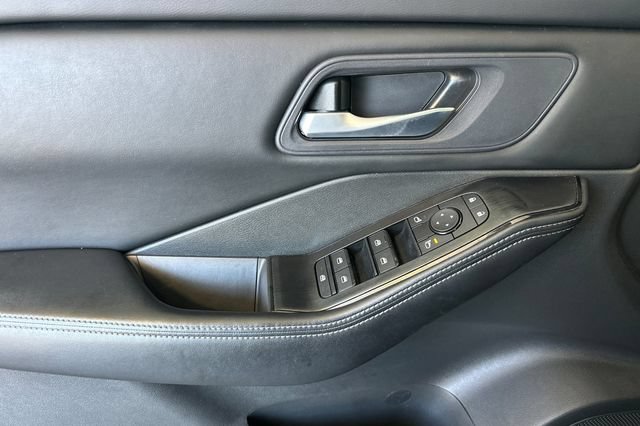 Used 2024 Nissan Rogue SV FWD image 12