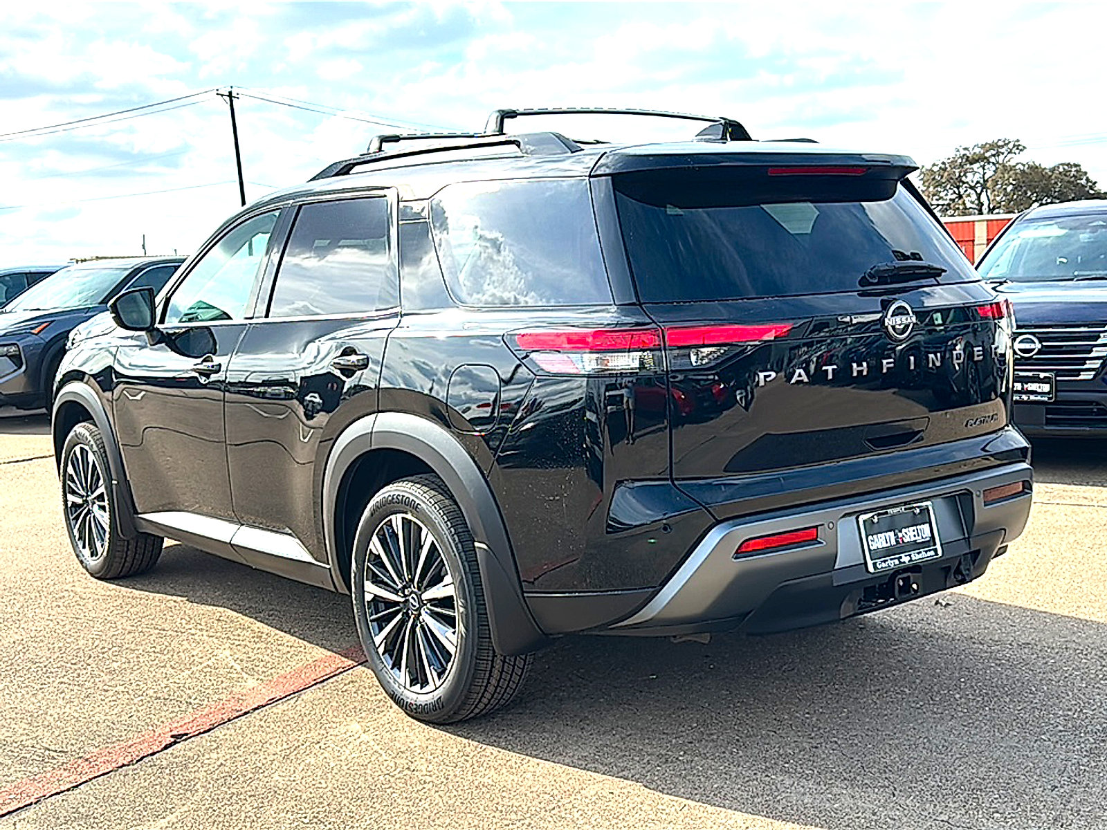 New 2026 Nissan Pathfinder Platinum w/ Cargo Package FWD image 6