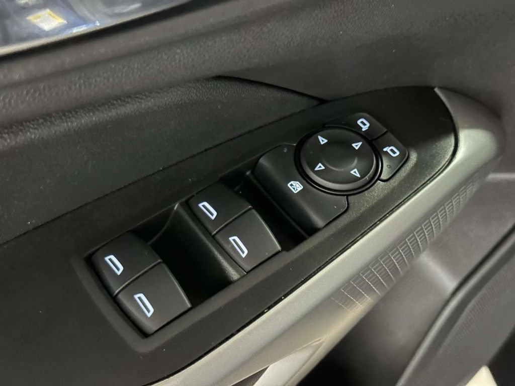Used 2024 Chevrolet Trax LS w/ LS Convenience Package FWD image 16
