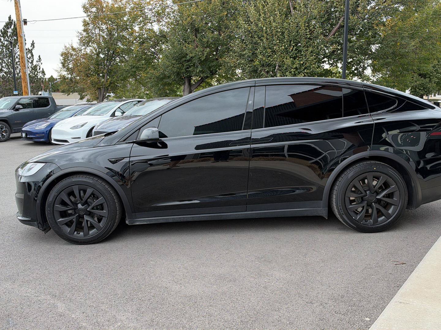 Used 2022 Tesla Model X AWD/4WD image 5